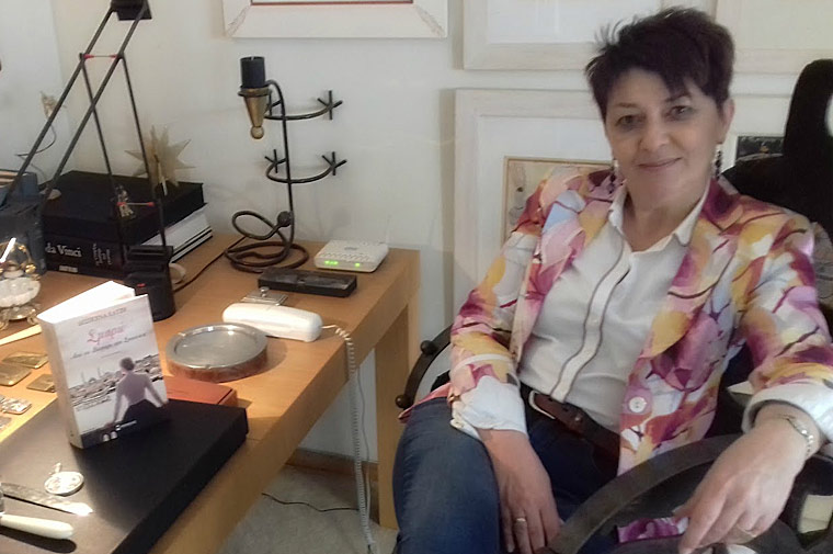 Η Δέσποινα Χατζή μιλά για τη «Σμαρώ» στην Μάγδα Παπαδημητρίου-Σαμοθράκη