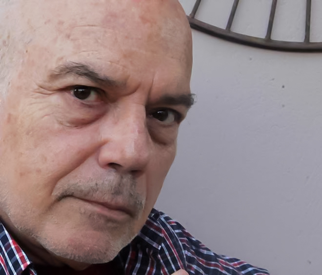 Μαθήματα Δημιουργικής Ανάγνωσης και Γραφής Λογοτεχνίας με το συγγραφέα Μάνο Κοντολέων