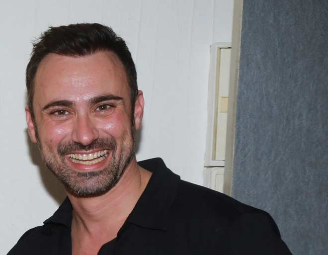 Bookia, Βάσω Σωτηρίου, Victoria Hislop