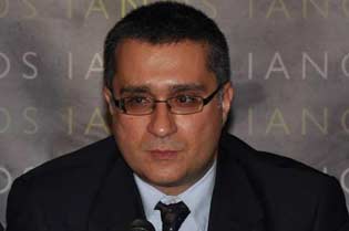 Στα μονοπάτια του Ισλάμ, Μιχάλης Μαριόρας, εκδόσεις Πεδίο